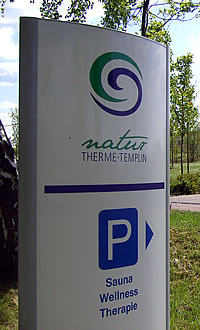 NaturThermeTemplin Wegweiser